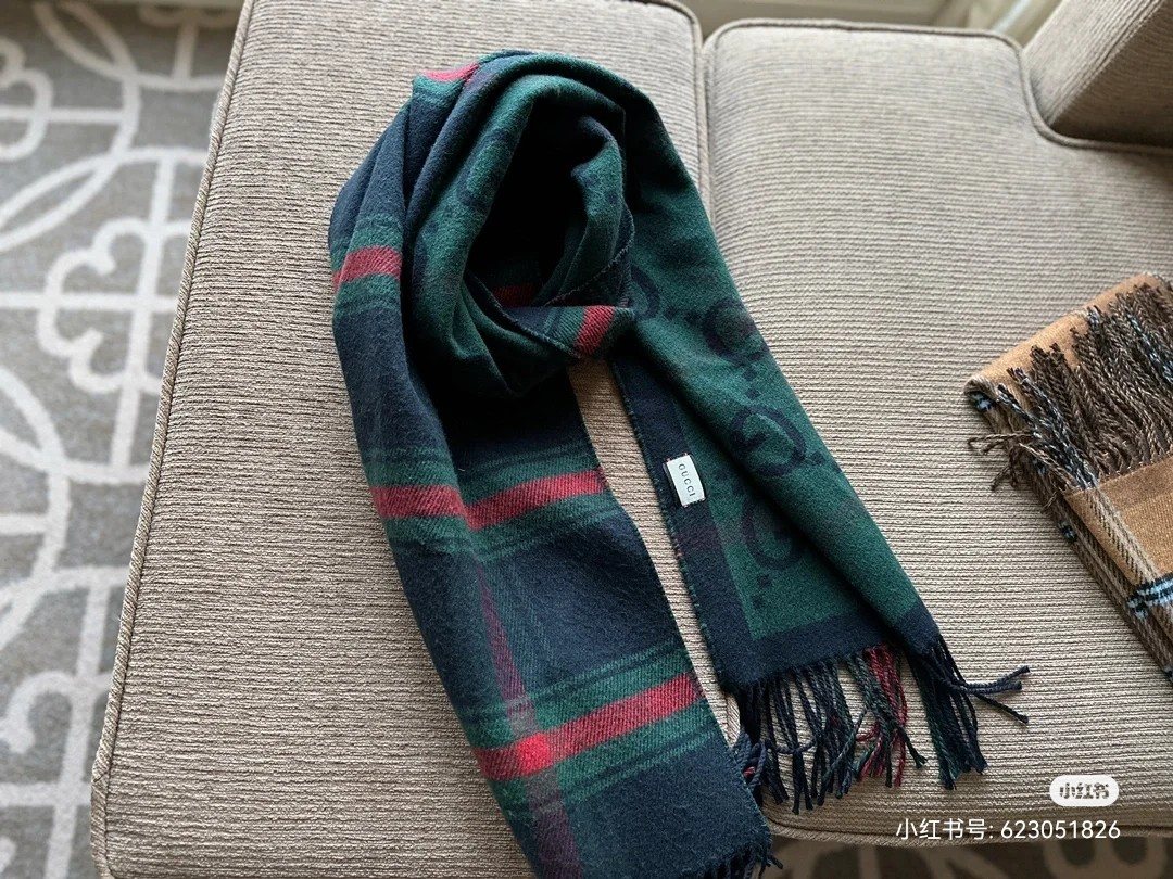 Gucci Green Plaid Wool Scarf — hero